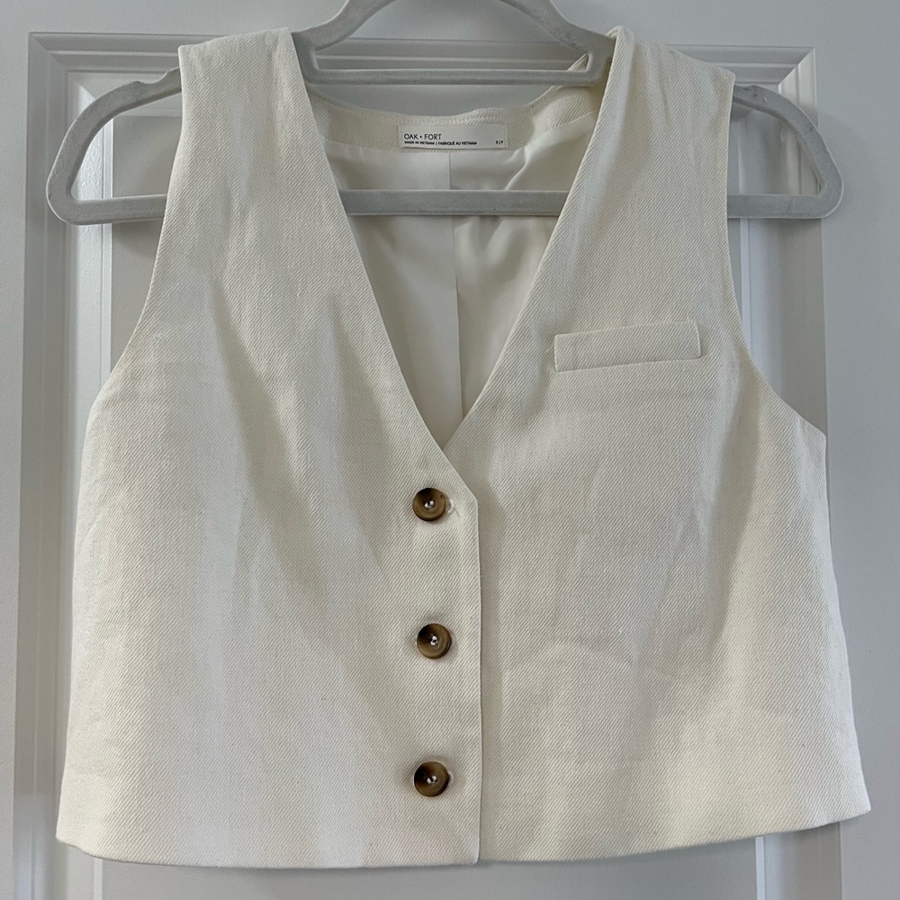 Oak and Fort Vest